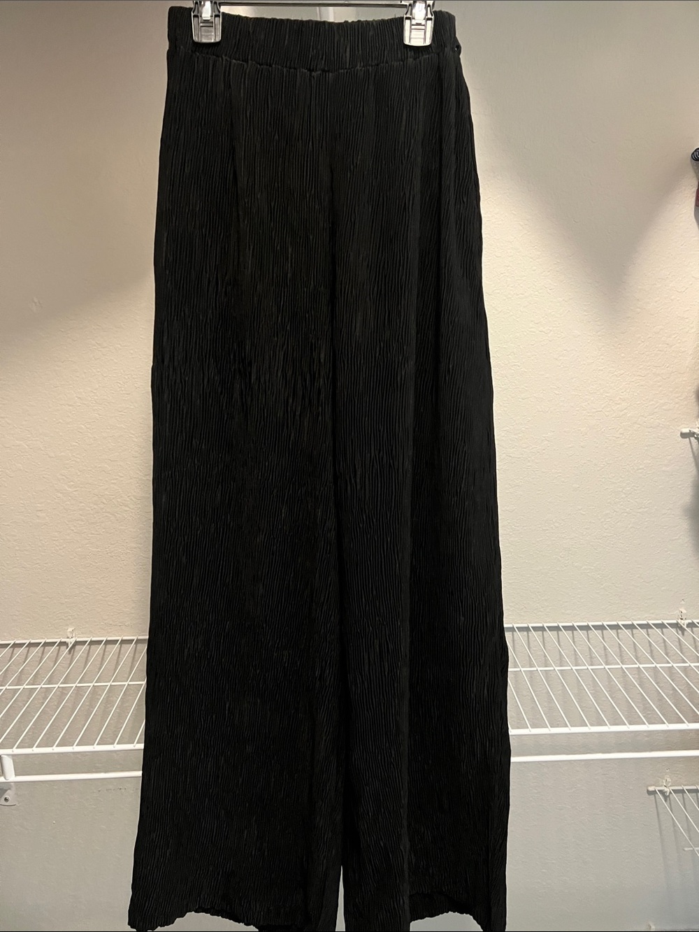 Disturbia Alyxa Crinkle Plissé Wide Leg Trousers - Goth Crop Pants - NWT Size 2